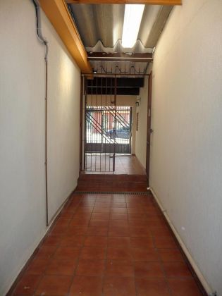 Casa Comercial à venda na Rua Gama LoboIpiranga - corredor entrada.jpg